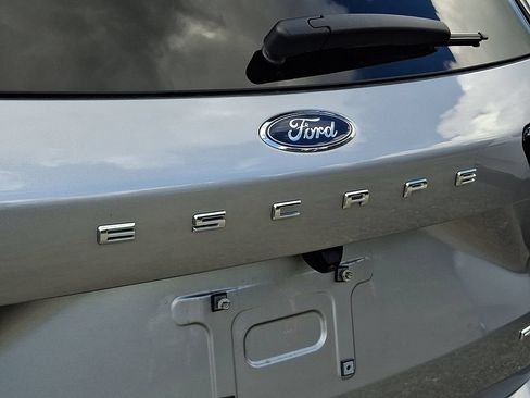 Used 2023 Ford Escape ST-Line w/ Tech Pack #1 AWD/4WD image 10
