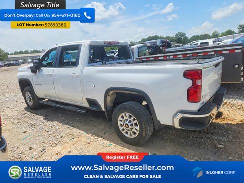 Used 2022 Chevrolet Silverado 2500 LT w/ Z71 Off-Road Package AWD/4WD image 3