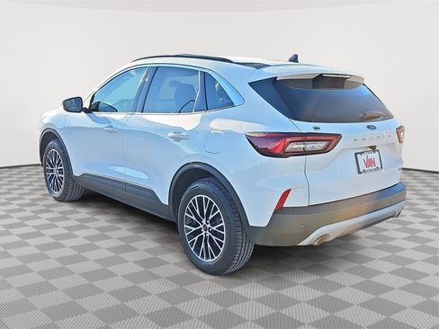 Used 2023 Ford Escape SE image 7