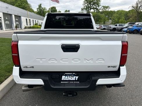 Used 2025 Toyota Tacoma SR5 w/ SR5 Upgrade Package AWD/4WD image 25