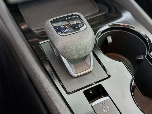 Used 2023 Nissan Rogue SV image 24