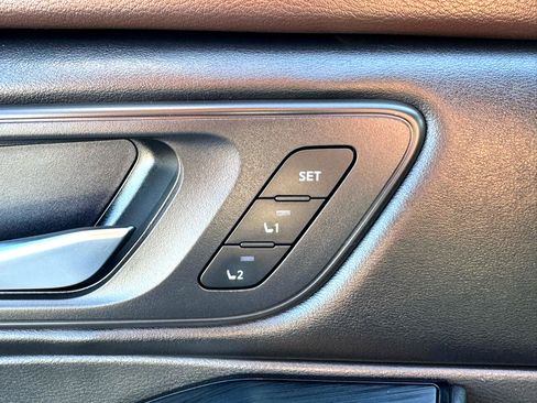 Used 2022 Nissan Rogue SL w/ SL Premium Package image 10