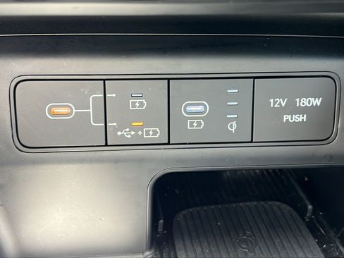 Certified 2025 Hyundai Santa Cruz Limited AWD/4WD image 19