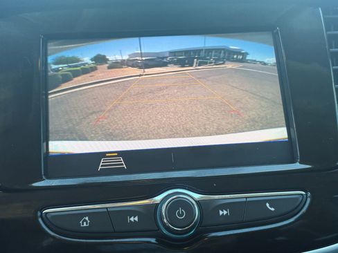 Used 2022 Buick Encore Preferred w/ Safety Package image 23