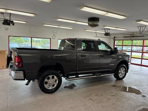 Certified 2025 RAM 2500 Big Horn AWD/4WD image 36