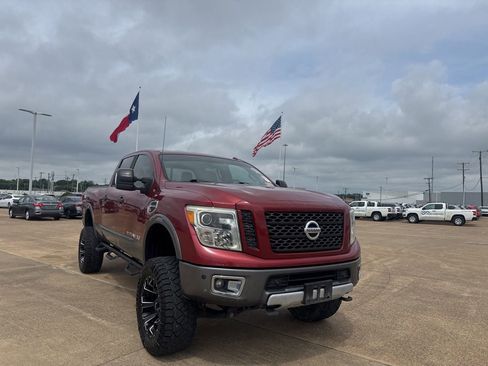 Used 2016 Nissan Titan PRO-4X AWD/4WD image 2