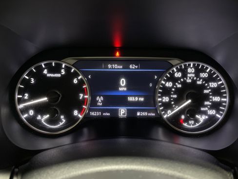 Used 2024 Nissan Sentra SR w/ Trunk Package image 20