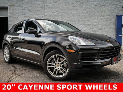 Used 2023 Porsche Cayenne Base w/ Premium Package image 9