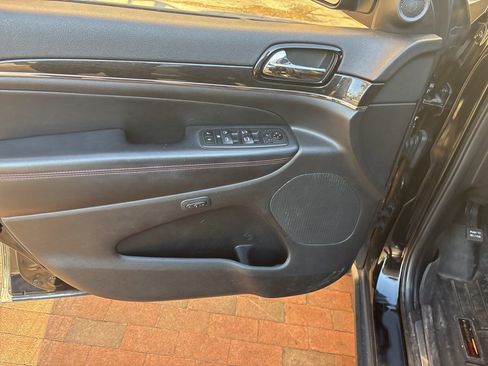 Used 2020 Jeep Grand Cherokee Trailhawk w/ Trailhawk Luxury Group image 11