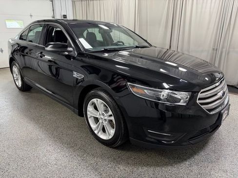 Used 2018 Ford Taurus SEL w/ Equipment Group 201A AWD/4WD image 3