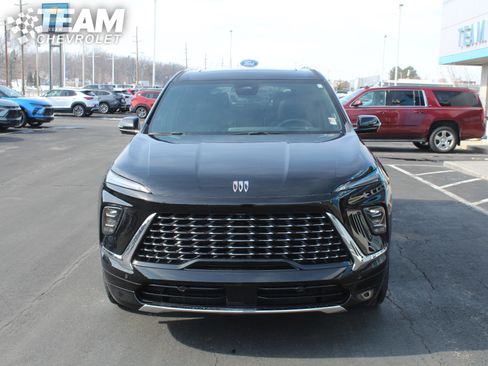 Certified 2025 Buick Enclave Avenir w/ Super Cruise Package image 9