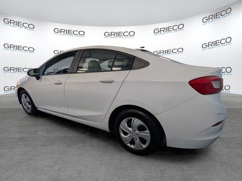 Used 2017 Chevrolet Cruze LS FWD image 9
