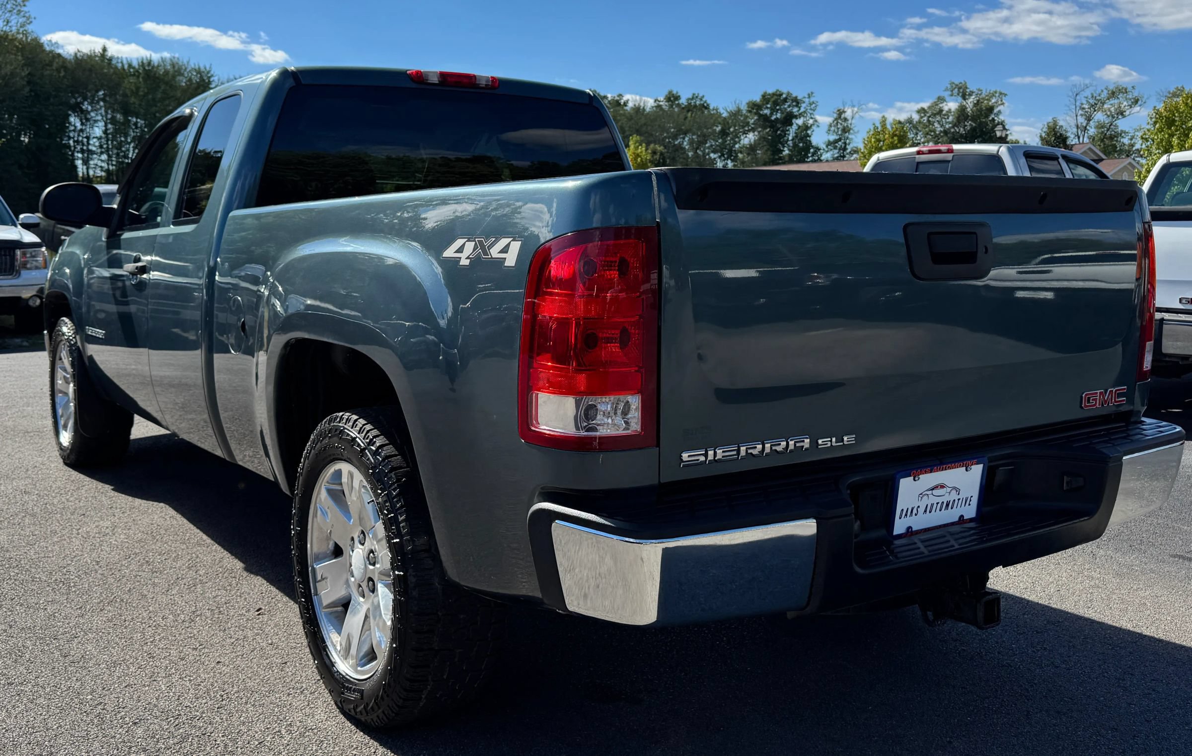 Used 2009 GMC Sierra 1500 SLE w/ Pro Grade Package AWD/4WD image 7