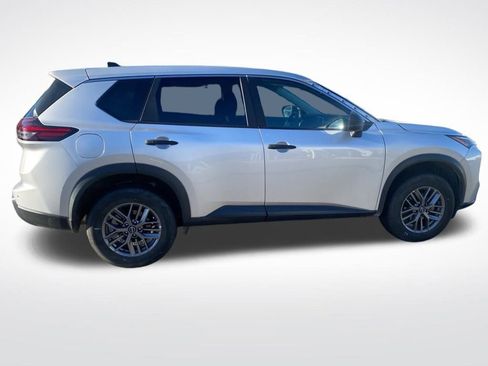 Used 2024 Nissan Rogue S image 8