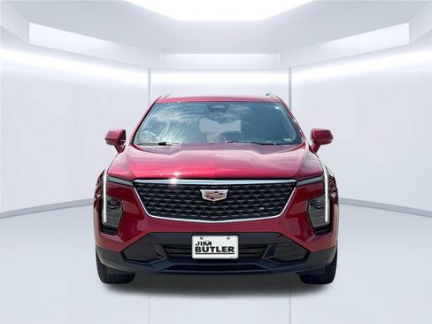 Used 2024 Cadillac XT4 Premium Luxury w/ Active Safety Package FWD image 12