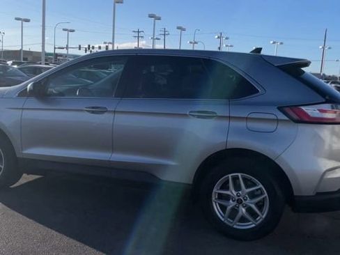 Used 2024 Ford Edge SEL w/ Convenience Package image 7