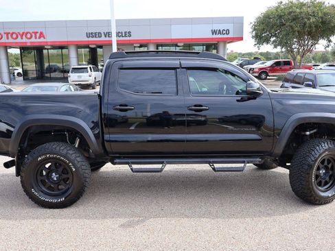 Used 2023 Toyota Tacoma TRD Off-Road w/ Technology Package AWD/4WD image 2
