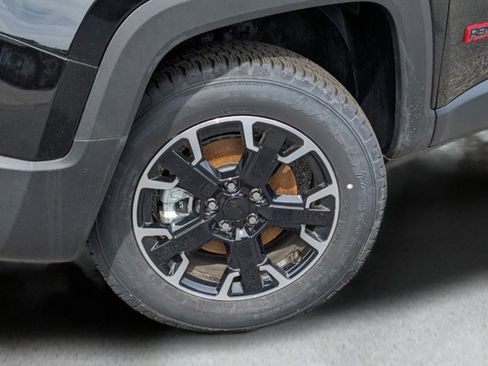 New 2023 Jeep Renegade Trailhawk image 9