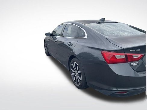 Used 2018 Chevrolet Malibu LT w/ Leather Package FWD image 6