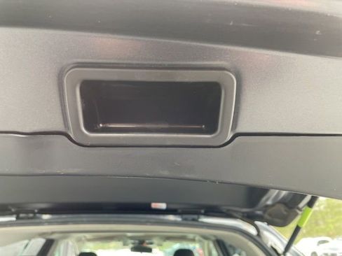 Used 2019 Subaru Crosstrek 2.0i Limited w/ Moonroof Package w/Navigation image 9