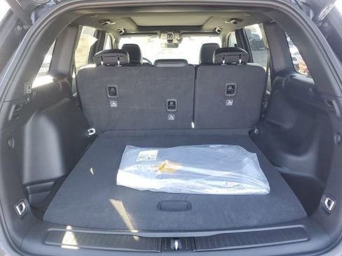 New 2025 Jeep Grand Cherokee Limited image 9