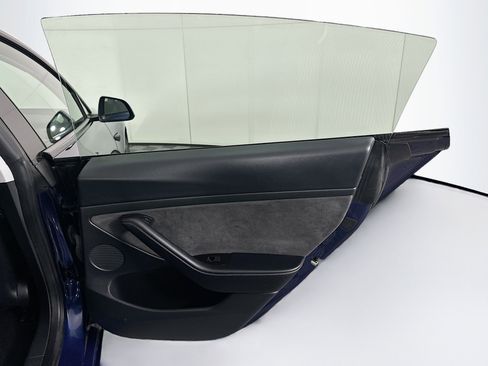 Used 2023 Tesla Model 3 Standard Range image 29