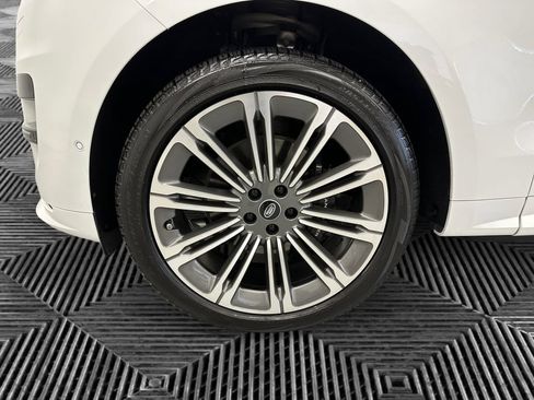 Used 2024 Land Rover Range Rover Sport Dynamic SE AWD/4WD image 13