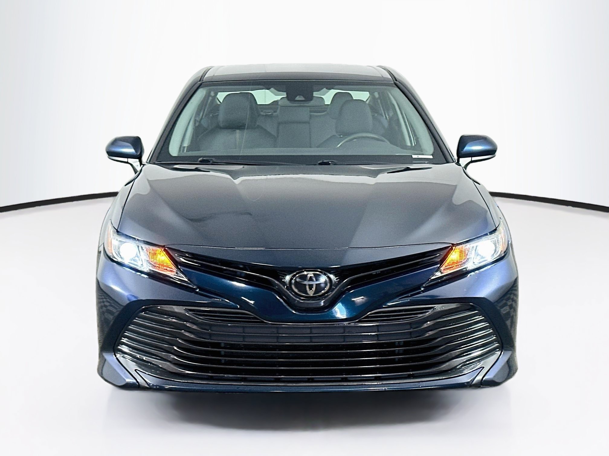 Used 2019 Toyota Camry LE FWD image 2