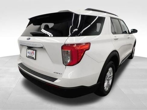 Used 2022 Ford Explorer XLT image 23