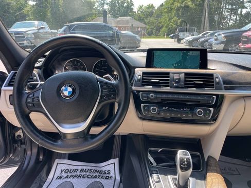 Used 2016 BMW 328i xDrive Sedan w/ Technology Package AWD/4WD image 11