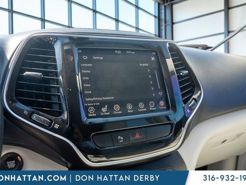 Used 2019 Jeep Cherokee Limited w/ Luxury Group FWD image 7