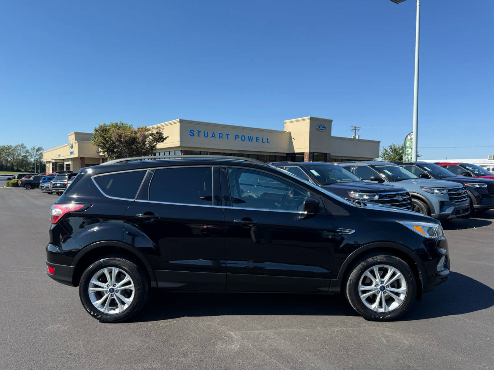 Used 2018 Ford Escape SE w/ SE Sync 3 Package FWD image 18
