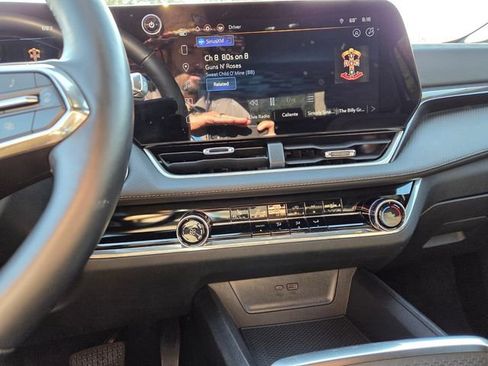 Used 2025 Chevrolet Equinox LT image 28