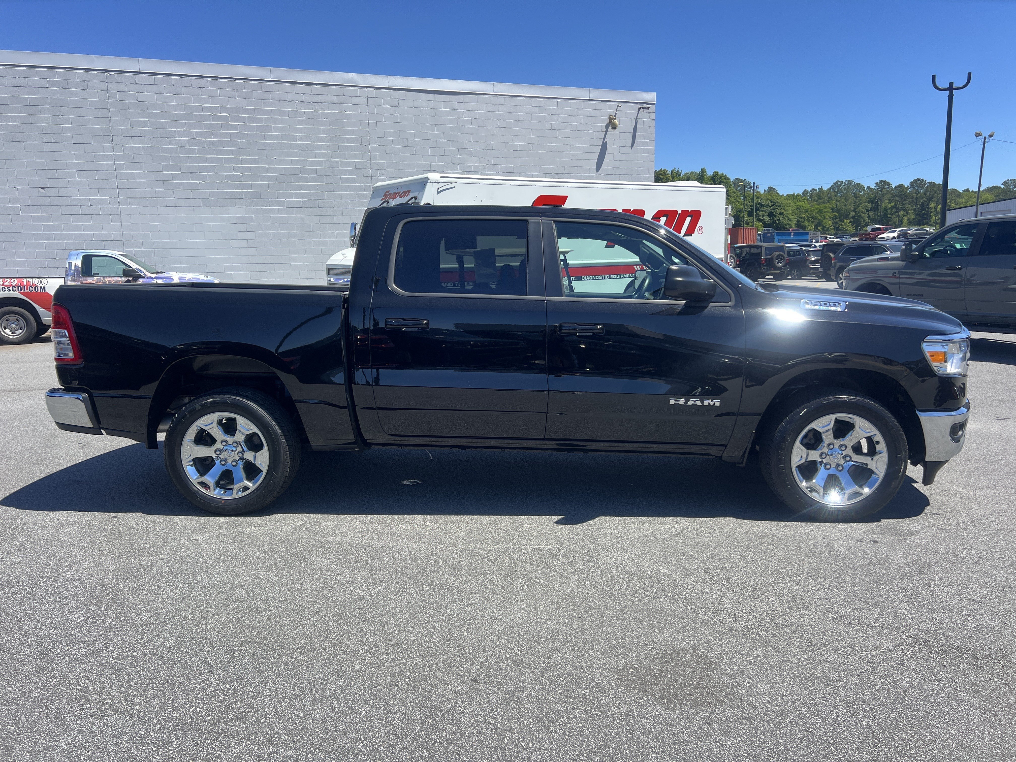 Used 2022 RAM 1500 Big Horn AWD/4WD image 9