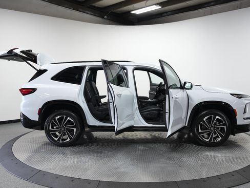 New 2026 Buick Enclave Sport Touring w/ Power Package image 10