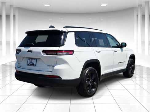 Used 2025 Jeep Grand Cherokee L Limited w/ Luxury Tech Group II AWD/4WD image 3