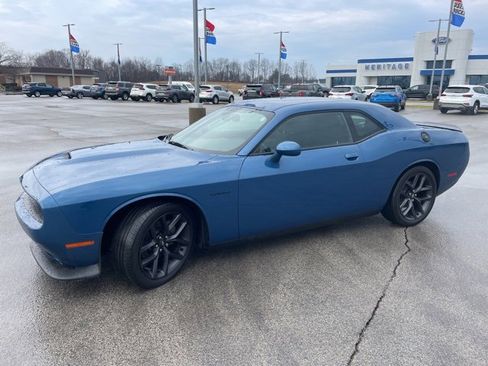 Used 2021 Dodge Challenger R/T w/ Blacktop Package image 4