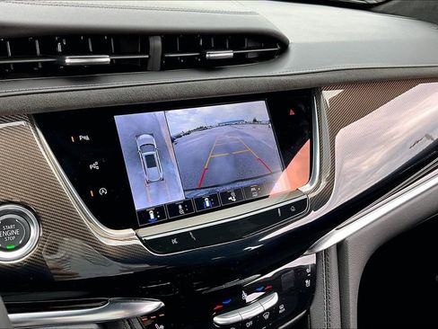 Certified 2025 Cadillac XT6 Premium Luxury w/ Platinum Package AWD/4WD image 23