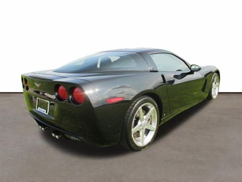 Used 2006 Chevrolet Corvette Coupe w/ Preferred Equipment Group RWD image 5