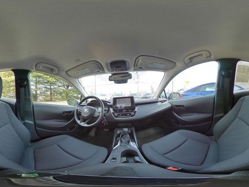 Used 2025 Toyota Corolla LE image 43