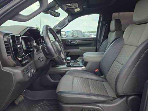 Certified 2024 Chevrolet Silverado 1500 ZR2 w/ Technology Package AWD/4WD image 9