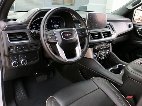 Used 2024 GMC Yukon SLT image 23