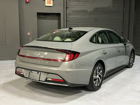 Used 2022 Hyundai Sonata Blue w/ Cargo Package FWD image 4