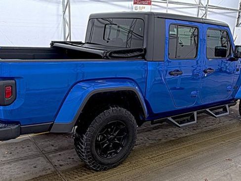 Used 2021 Jeep Gladiator Sport image 2