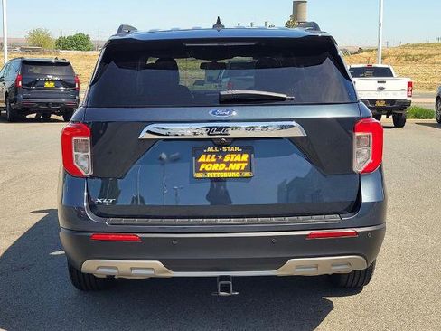 Certified 2022 Ford Explorer XLT w/ Equipment Group 202A image 5