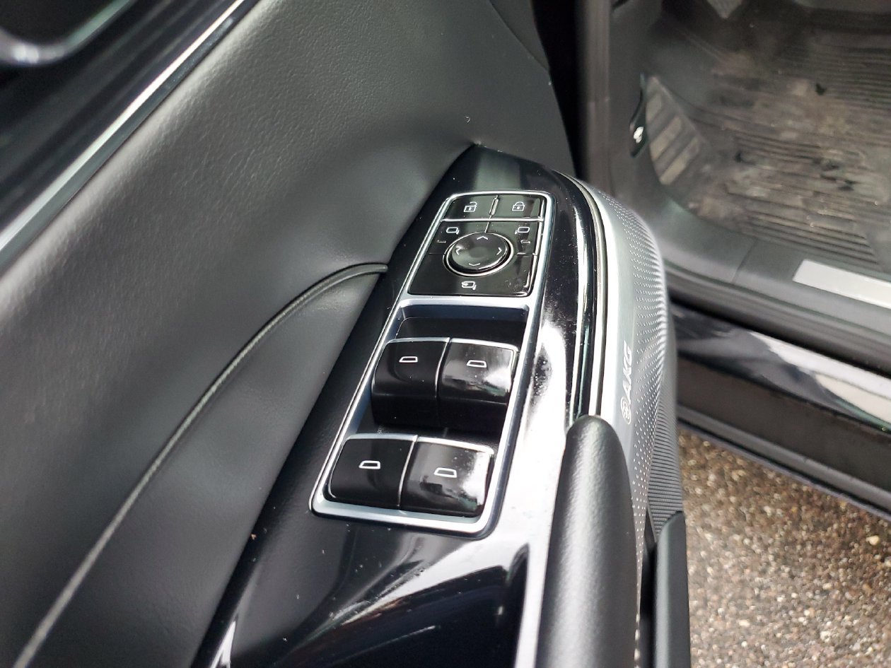 Used 2024 Cadillac Lyriq Sport w/ LPO, Floor Liner Package AWD/4WD image 18