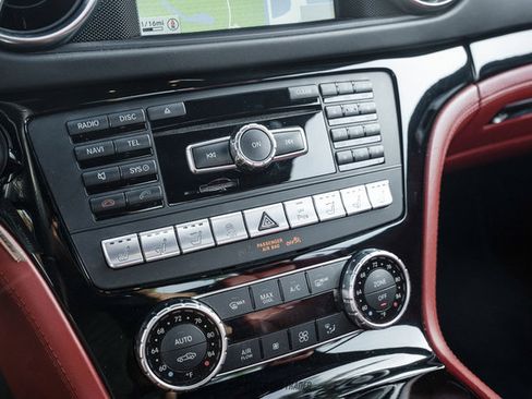 Used 2016 Mercedes-Benz SL 550 image 24