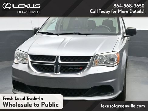 Used 2019 Dodge Grand Caravan SE FWD image 3