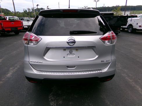 Used 2016 Nissan Rogue SL w/ SL Premium Package image 9