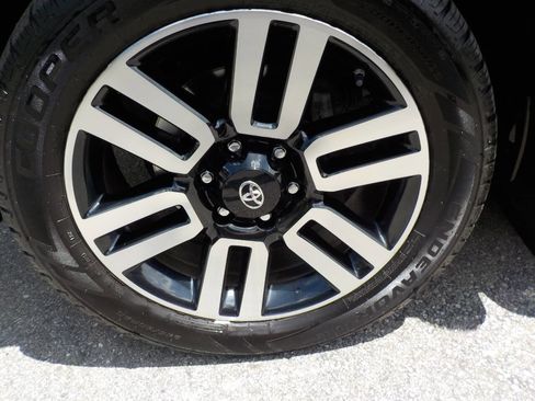 Used 2016 Toyota 4Runner Limited AWD/4WD image 21